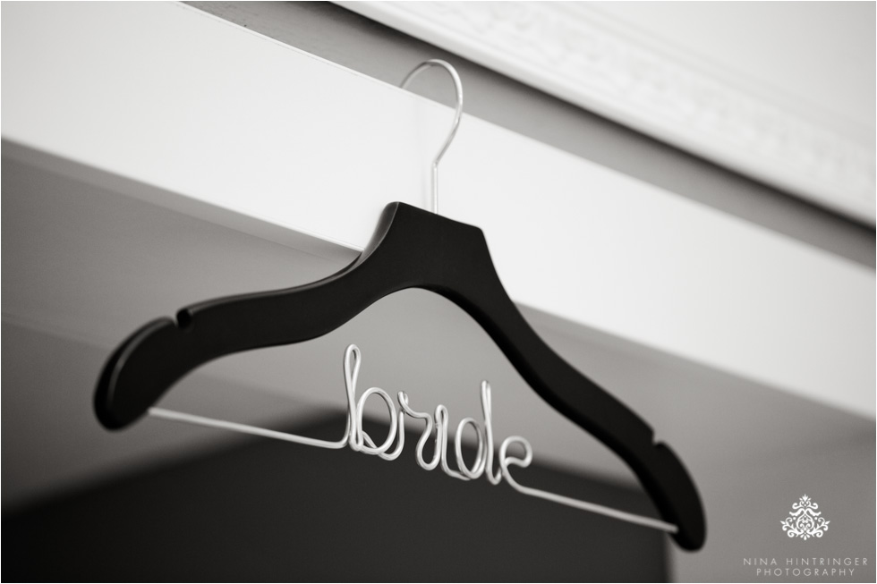 Wedding Inspirations | Personalized Wedding Hanger for your Wedding Dress - Blog of Nina Hintringer Photography - Wedding Photography, Wedding Reportage and Destination Weddings