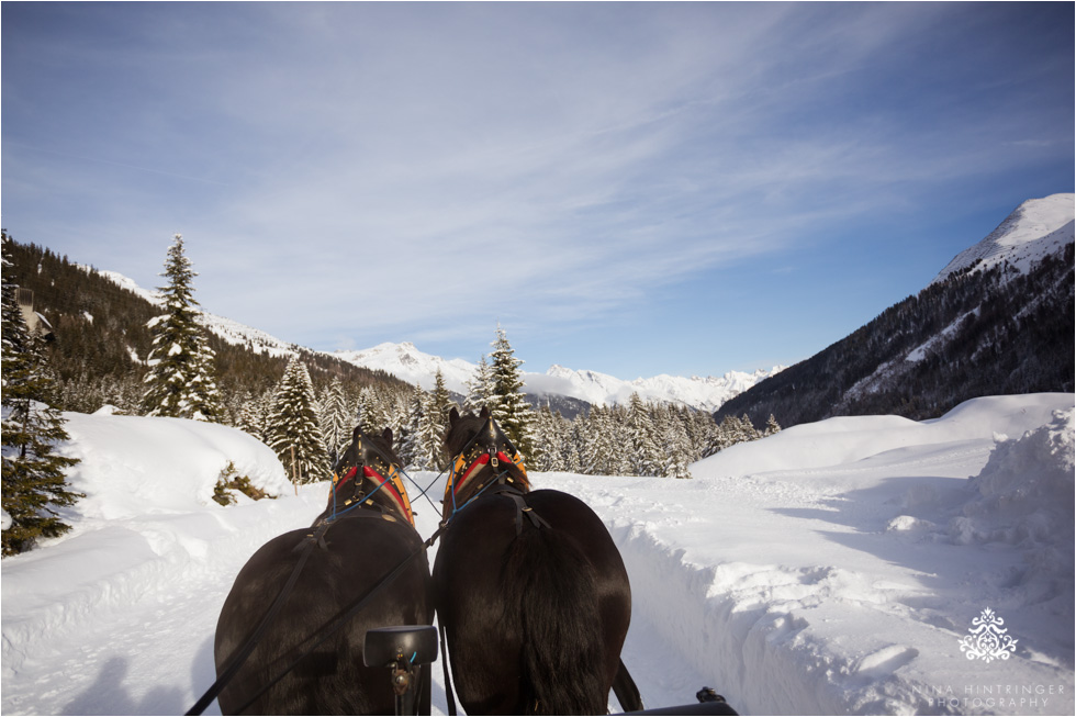 sleigh ride with horses at st. anton am arlberg - Blog of Nina Hintringer Photography - Wedding Photography, Wedding Reportage and Destination Weddings