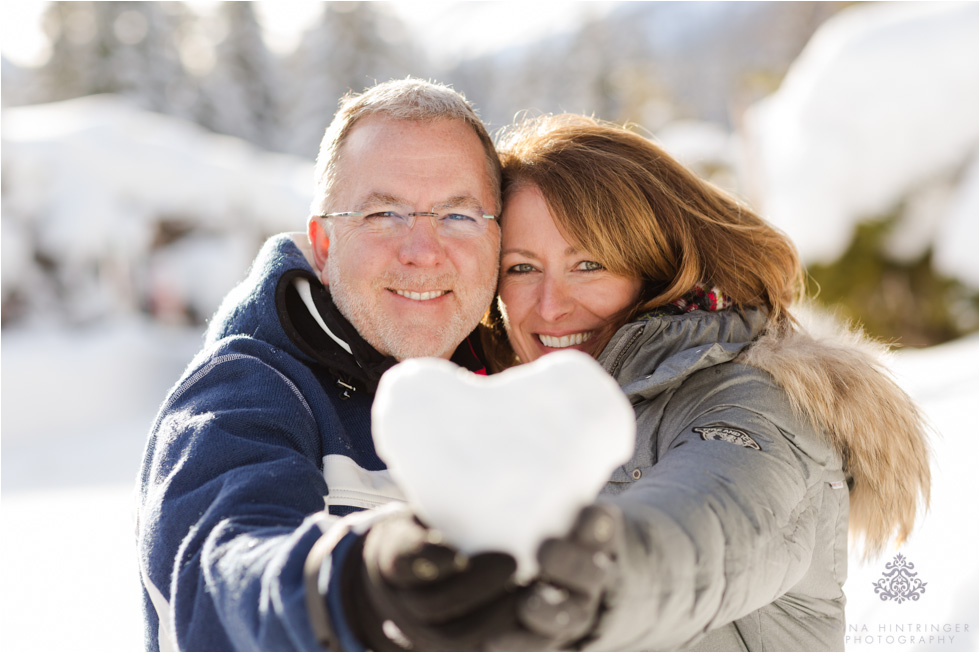 snow heart makes a perfect prop for a winter engagement shoot in st. anton am arlberg - Blog of Nina Hintringer Photography - Wedding Photography, Wedding Reportage and Destination Weddings