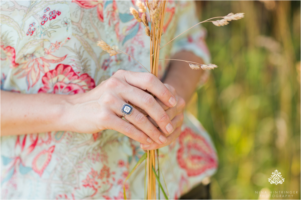 Engagement shoot with a vintage bike at sunset | Saskia & Christian - Blog of Nina Hintringer Photography - Wedding Photography, Wedding Reportage and Destination Weddings