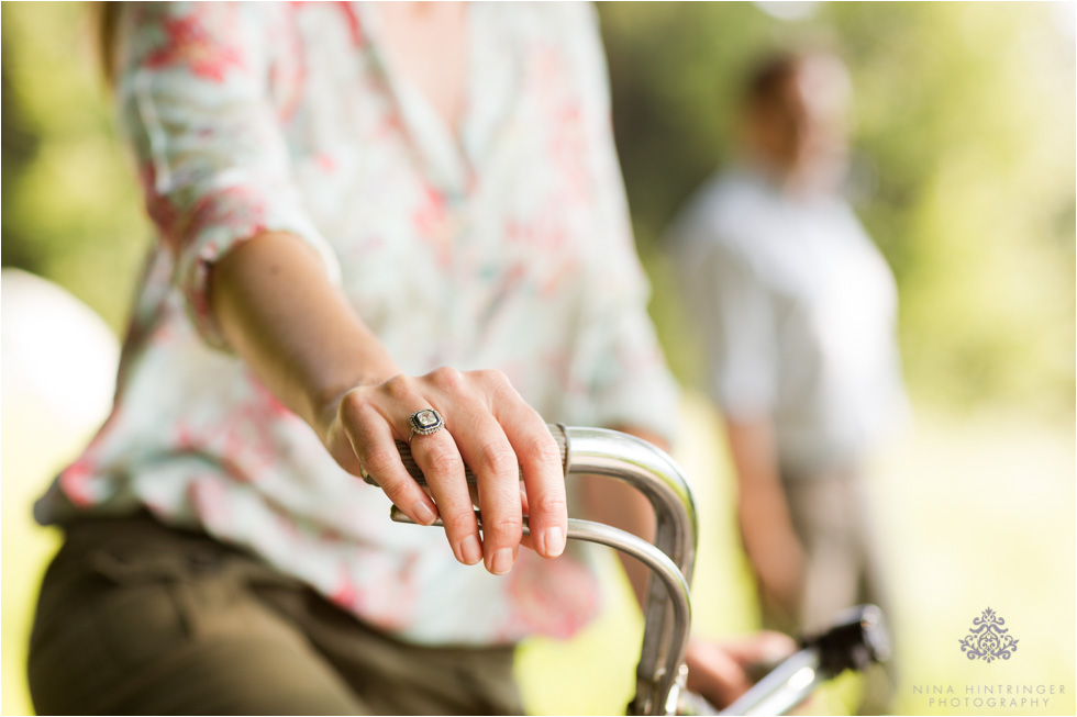 Engagement shoot with a vintage bike at sunset | Saskia & Christian - Blog of Nina Hintringer Photography - Wedding Photography, Wedding Reportage and Destination Weddings