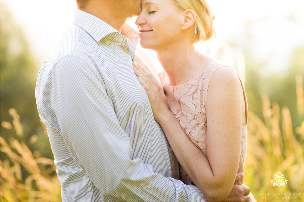 Engagement shoot with a vintage bike at sunset | Saskia & Christian - Blog of Nina Hintringer Photography - Wedding Photography, Wedding Reportage and Destination Weddings