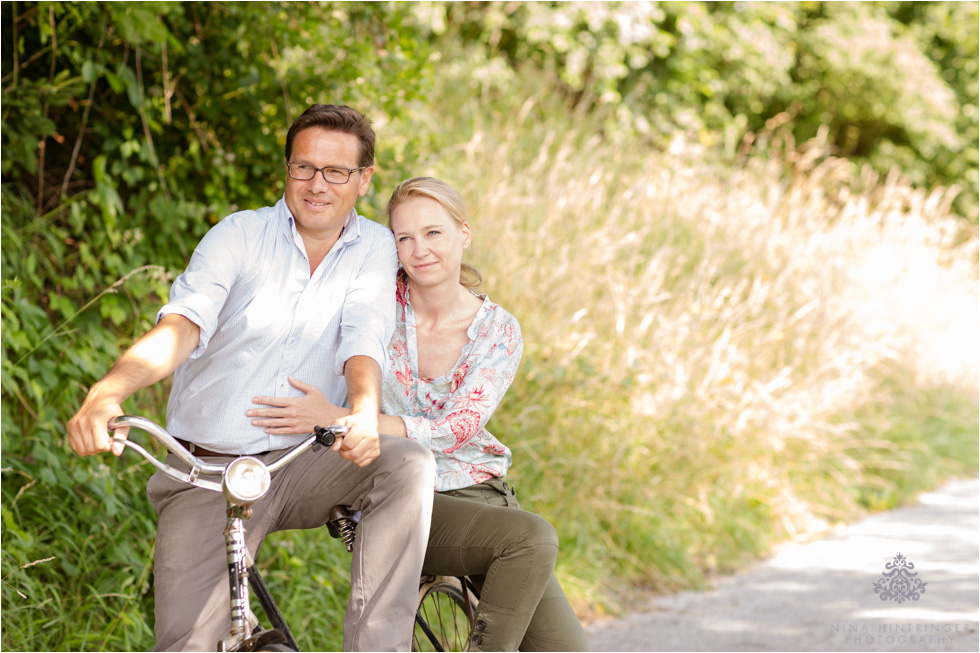 Engagement shoot with a vintage bike at sunset | Saskia & Christian - Blog of Nina Hintringer Photography - Wedding Photography, Wedding Reportage and Destination Weddings