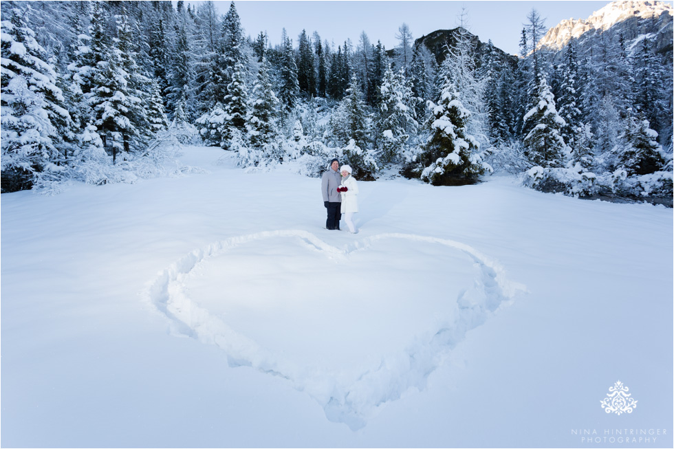 Vow Renewal in the Snow | Angela & Zane from Dubai renew their vows in beautiful snowy Austria - Blog of Nina Hintringer Photography - Wedding Photography, Wedding Reportage and Destination Weddings