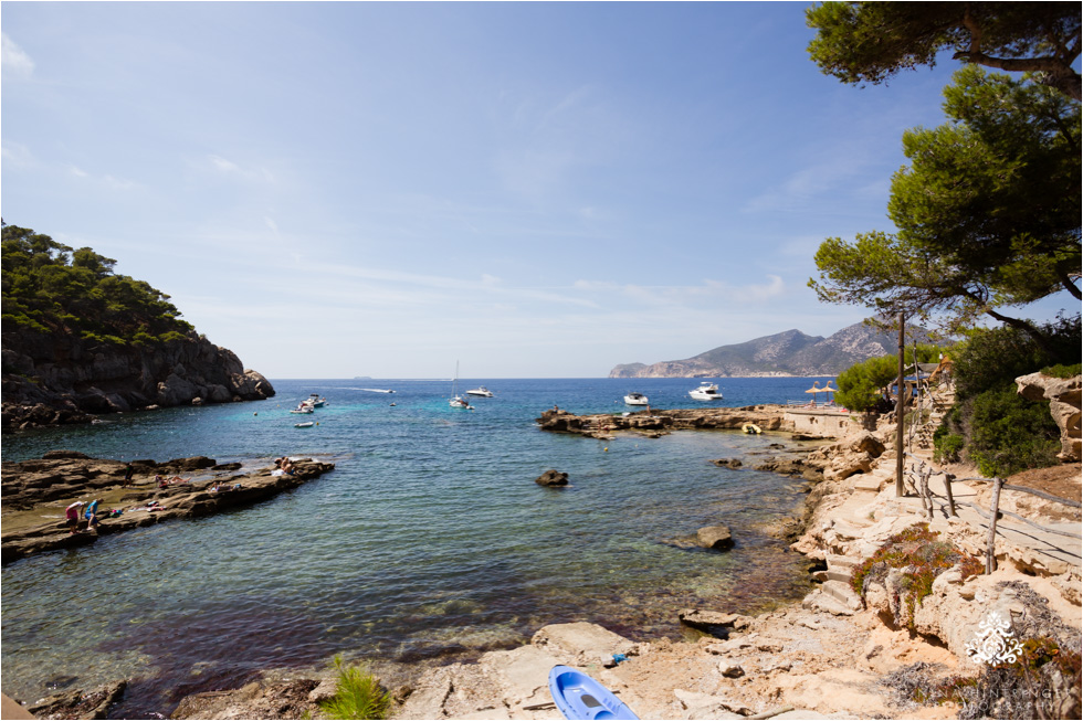 After Wedding Beach Party | Madeleine & Philip | Cala Conills, Majorca - Blog of Nina Hintringer Photography - Wedding Photography, Wedding Reportage and Destination Weddings