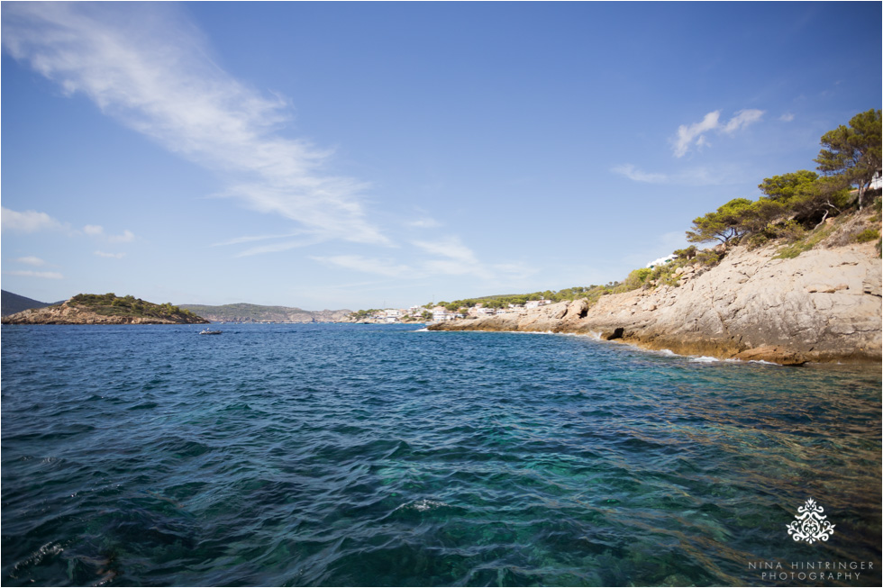 After Wedding Beach Party | Madeleine & Philip | Cala Conills, Majorca - Blog of Nina Hintringer Photography - Wedding Photography, Wedding Reportage and Destination Weddings