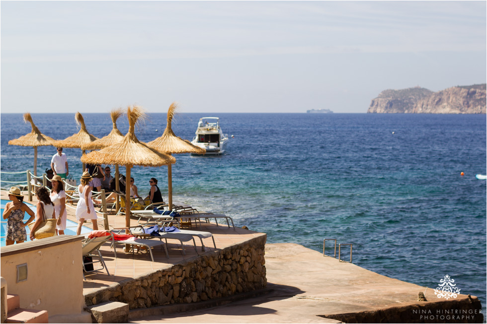 After Wedding Beach Party | Madeleine & Philip | Cala Conills, Majorca - Blog of Nina Hintringer Photography - Wedding Photography, Wedding Reportage and Destination Weddings