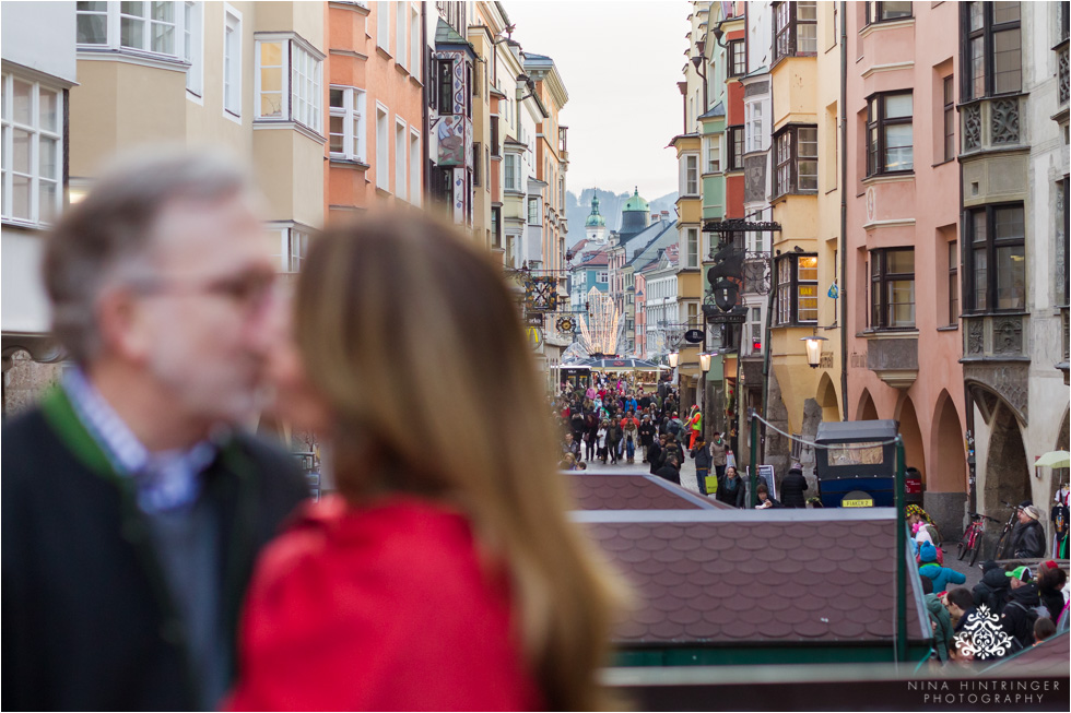 Couple Shoot in Innsbruck | Christmas Markets | Tracey & Kelly - Blog of Nina Hintringer Photography - Wedding Photography, Wedding Reportage and Destination Weddings