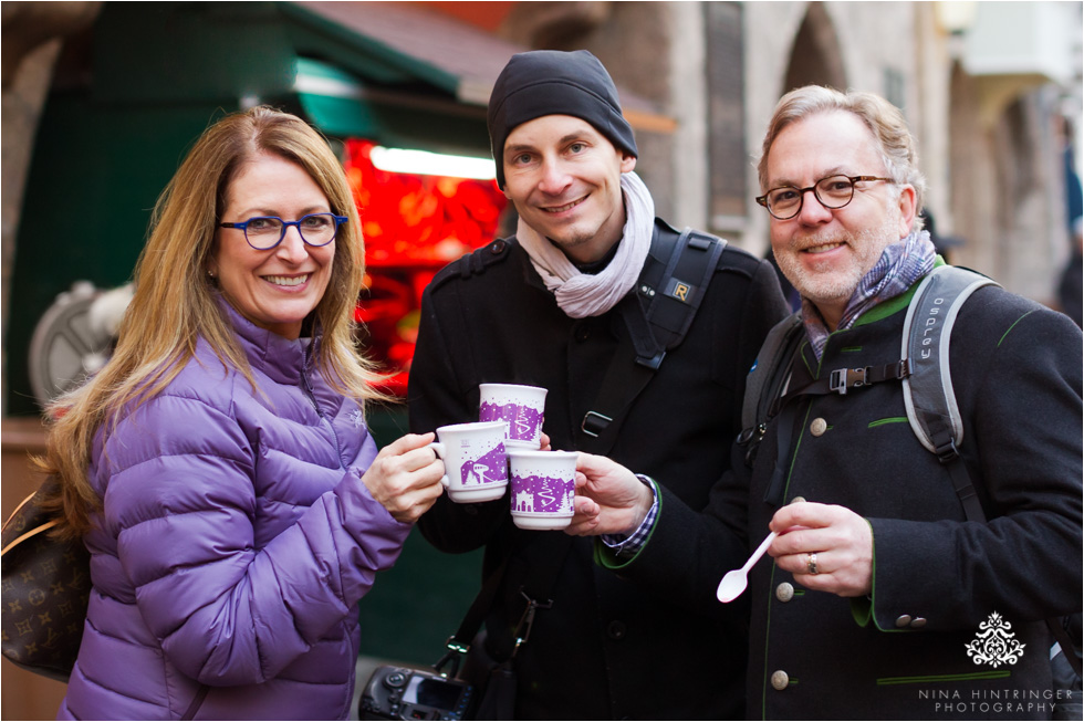 Couple Shoot in Innsbruck | Christmas Markets | Tracey & Kelly - Blog of Nina Hintringer Photography - Wedding Photography, Wedding Reportage and Destination Weddings