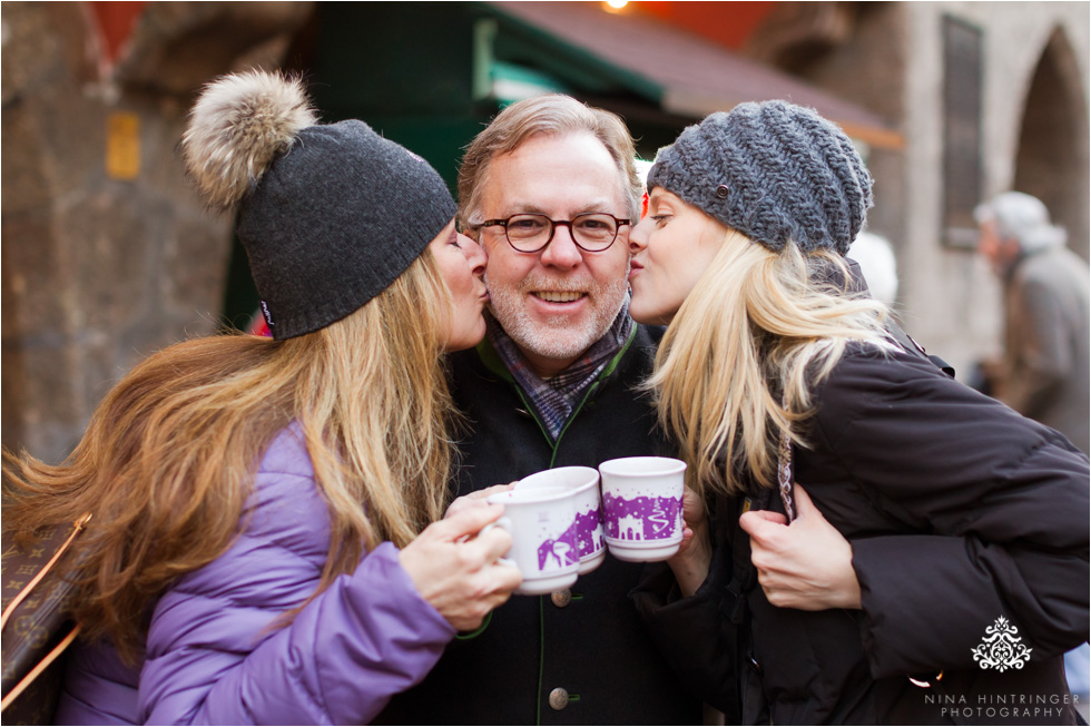 Couple Shoot in Innsbruck | Christmas Markets | Tracey & Kelly - Blog of Nina Hintringer Photography - Wedding Photography, Wedding Reportage and Destination Weddings