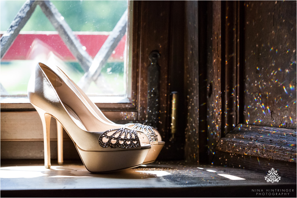 Wedding shoes with sparkle at Schloss Prielau, Zell am See, Salzburg, Austria - Blog of Nina Hintringer Photography - Wedding Photography, Wedding Reportage and Destination Weddings