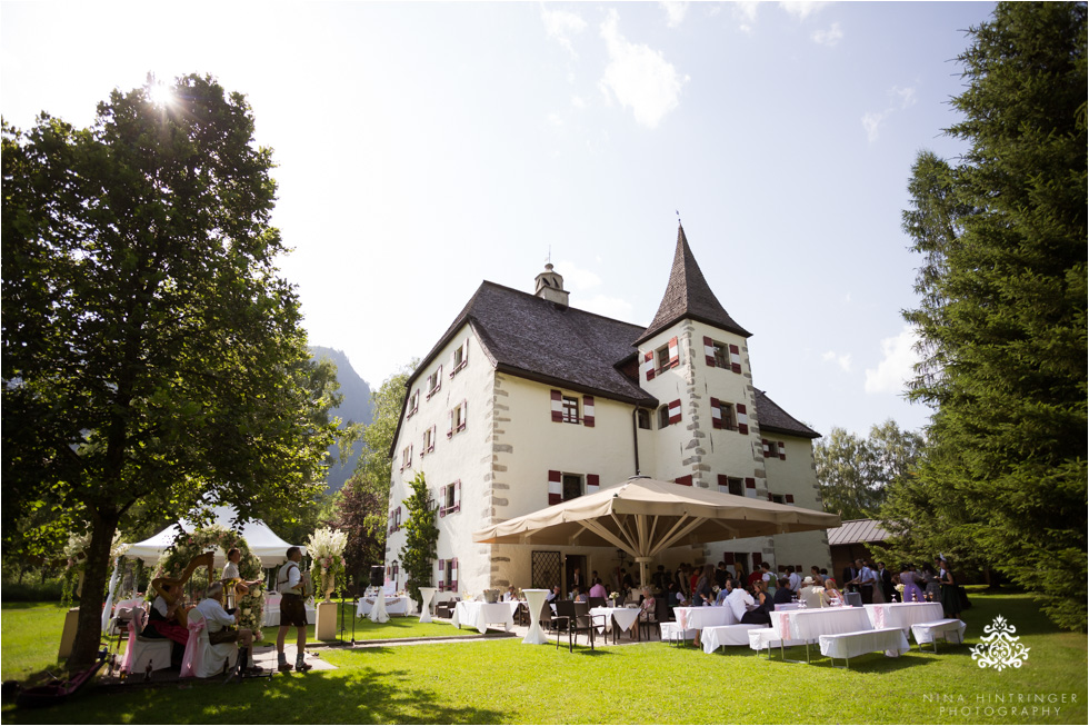 Cocktail hour at Schloss Prielau, Zell am See, Salzburg, Austria - Blog of Nina Hintringer Photography - Wedding Photography, Wedding Reportage and Destination Weddings