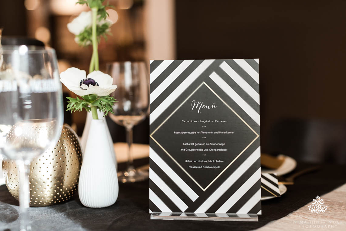 Trendy Black, White and Gold Wedding Stationery, Wedding Cake and Table Decor - Blog of Nina Hintringer Photography - Wedding Photography, Wedding Reportage and Destination Weddings