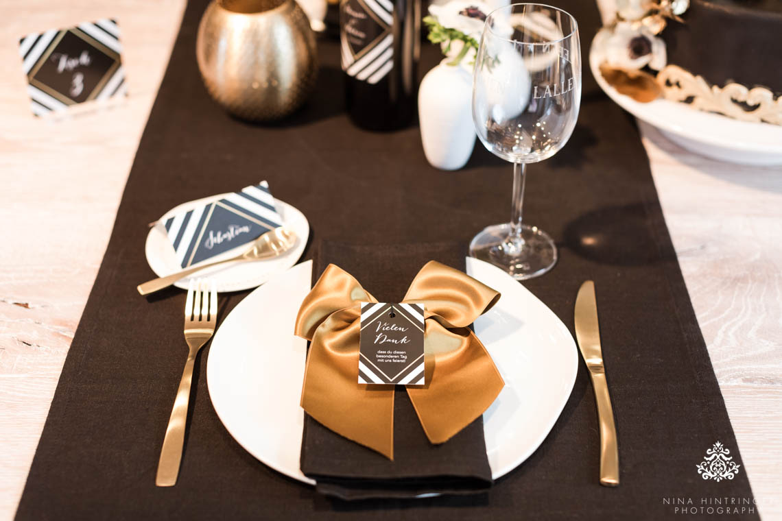 Trendy Black, White and Gold Wedding Stationery, Wedding Cake and Table Decor - Blog of Nina Hintringer Photography - Wedding Photography, Wedding Reportage and Destination Weddings