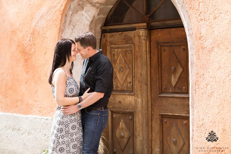 Engagement Shoot in the Old Town of Hall in Tyrol | Melanie & Michael - Blog of Nina Hintringer Photography - Wedding Photography, Wedding Reportage and Destination Weddings