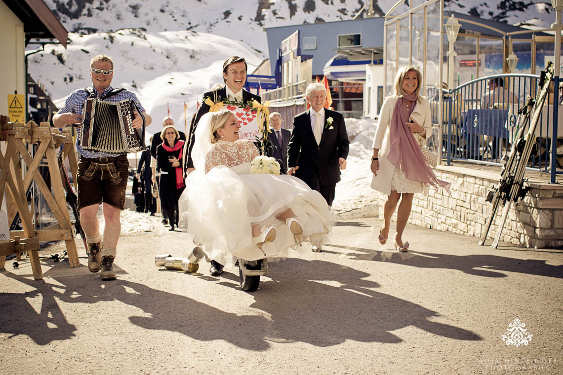 Traditional Wedding, Trachtenhochzeit, Trachtige Hochzeit, Edelweiss, Deer, Hirsch, Alpen Chic Wedding, Alpen Glam Wedding, Fotograf Trachtenhochzeit, Traditional Wedding Photographer - Blog of Nina Hintringer Photography - Wedding Photography, Wedding Reportage and Destination Weddings