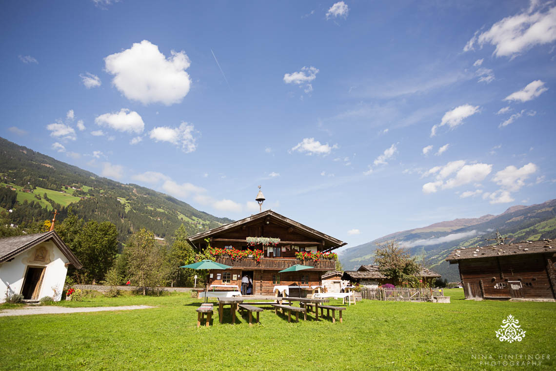 Traditional Wedding, Trachtenhochzeit, Trachtige Hochzeit, Edelweiss, Deer, Hirsch, Alpen Chic Wedding, Alpen Glam Wedding, Fotograf Trachtenhochzeit, Traditional Wedding Photographer - Blog of Nina Hintringer Photography - Wedding Photography, Wedding Reportage and Destination Weddings