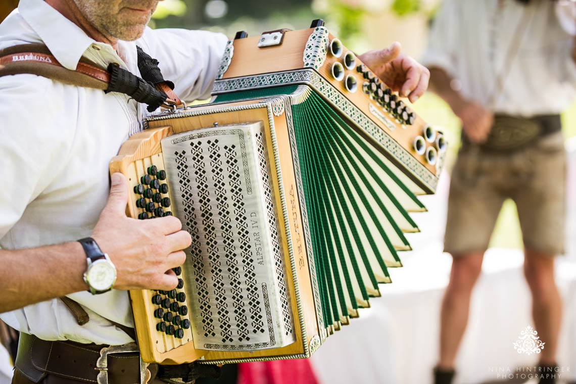 Traditional Wedding, Trachtenhochzeit, Trachtige Hochzeit, Edelweiss, Deer, Hirsch, Alpen Chic Wedding, Alpen Glam Wedding, Fotograf Trachtenhochzeit, Traditional Wedding Photographer - Blog of Nina Hintringer Photography - Wedding Photography, Wedding Reportage and Destination Weddings