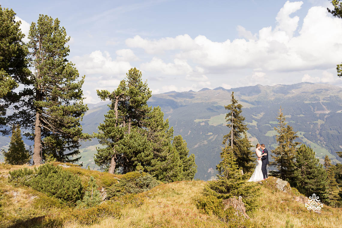 Berry themed Mountain Wedding | Platzlalm Zillertal | Angelina & Tobias - Blog of Nina Hintringer Photography - Wedding Photography, Wedding Reportage and Destination Weddings