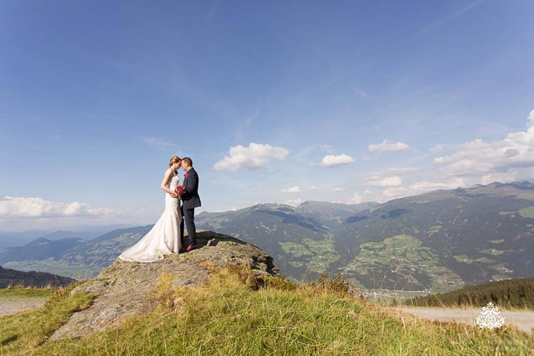 Berry themed Mountain Wedding | Platzlalm Zillertal | Angelina & Tobias - Blog of Nina Hintringer Photography - Wedding Photography, Wedding Reportage and Destination Weddings